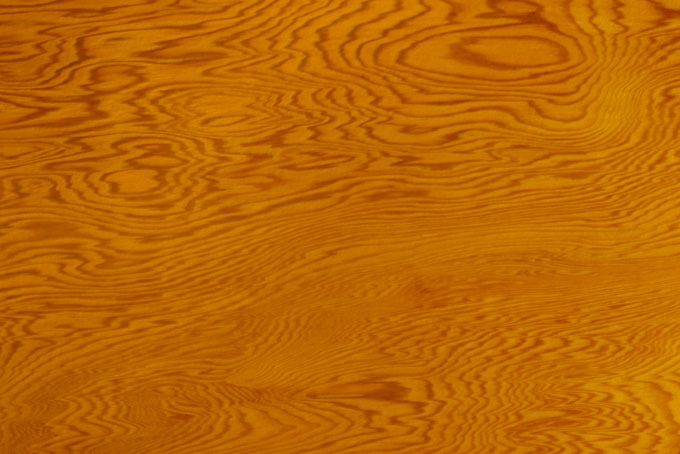 縞模様が美しい老松の木目の写真（木目 素材の背景フリー画像）